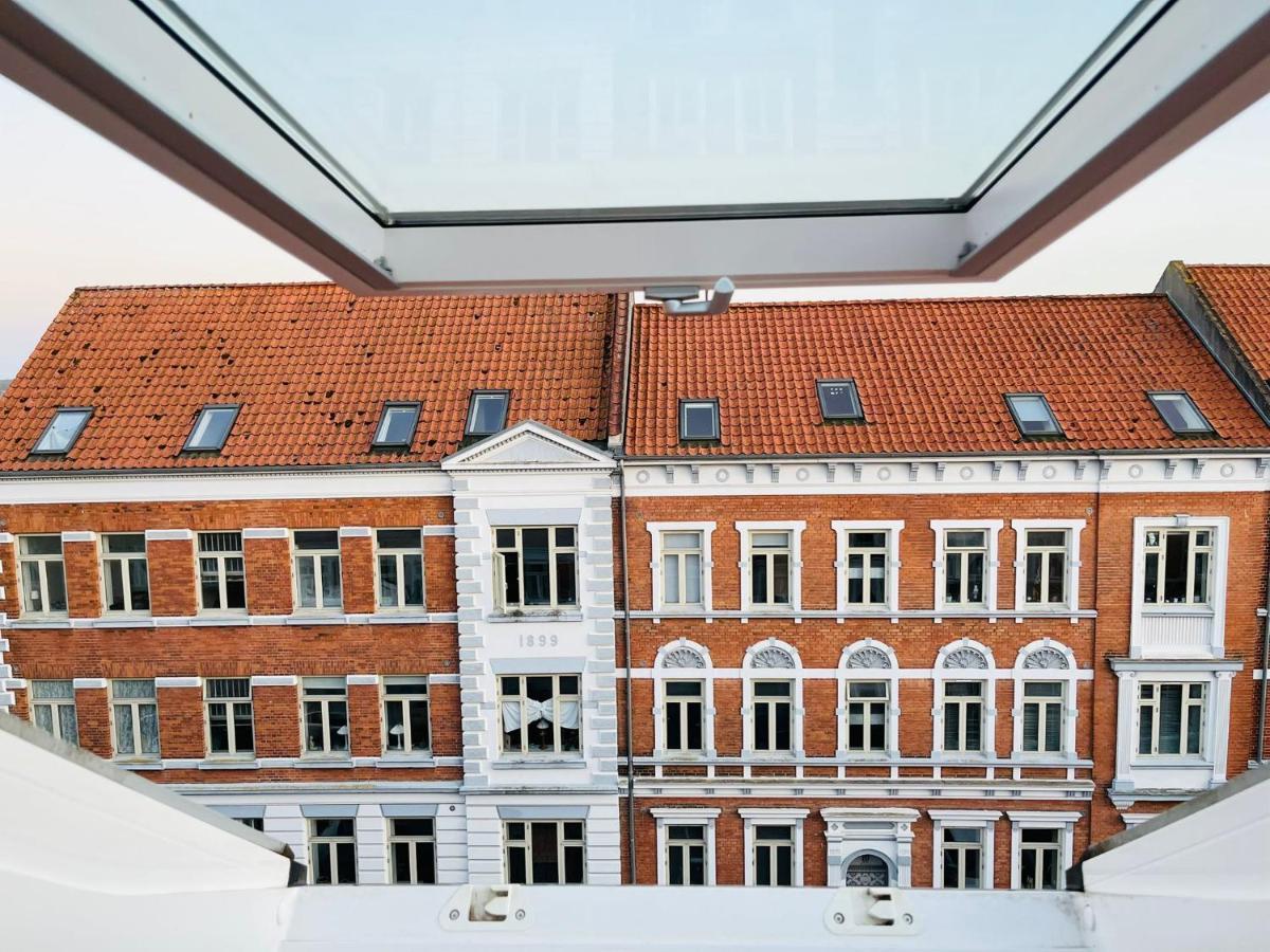 Scandinavian Apartment Hotel - Lunden 1 - Central 3 Bedroom Apartment On Two Floors Хорсенс Экстерьер фото